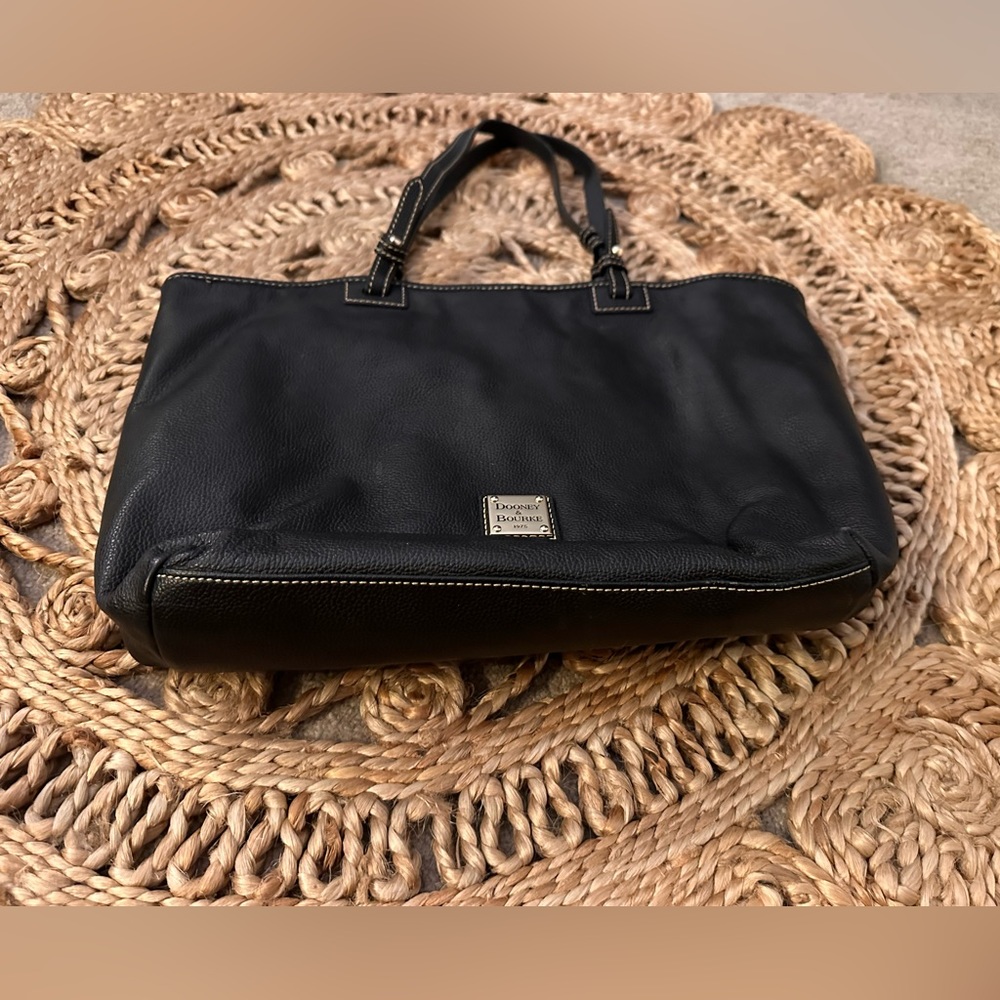Dooney & Bourke Black Textured Leather Tote Shoulderbag Satchel Handbag - Picture 4 of 11